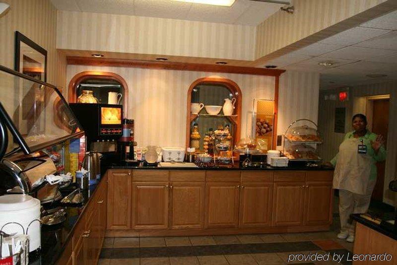 Hampton Inn Milwaukee Northwest Restaurante foto